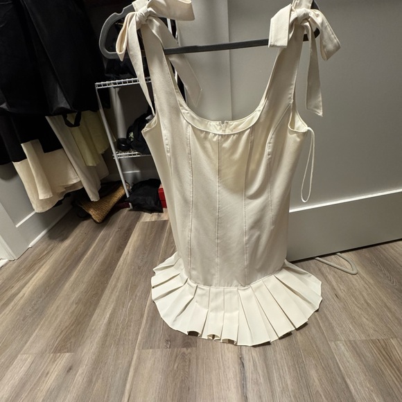Cinq A Sept Cream Pleated Dress - Picture 2 of 3